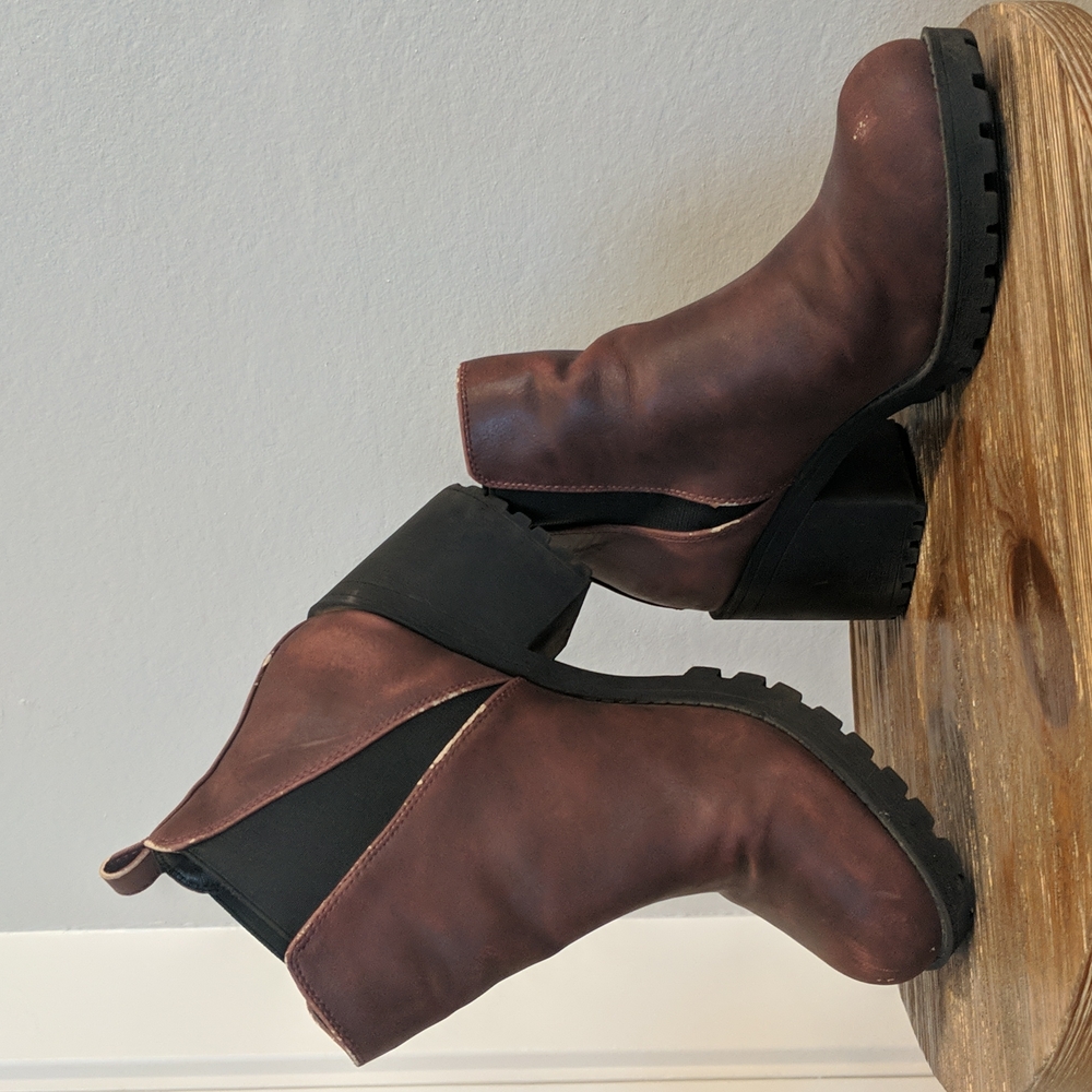❗️TAKING OFFERS❗️Dirty Laundry Distressed Booties